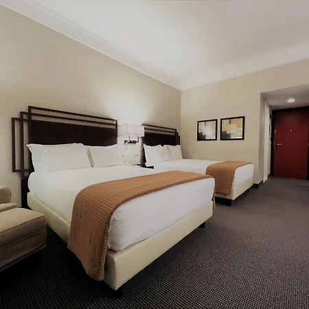 Szálloda Crowne Plaza St. Peter's By Ihg 4*
