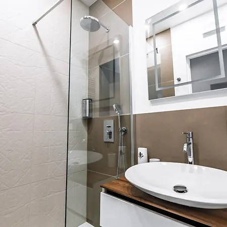 Stylish 1Br, 2Bath Apartment Castel Sant'Angelo 6A *