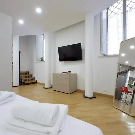 Trevi Barberini Apartment