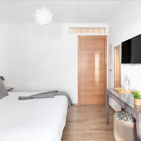 Retro Guest house *
