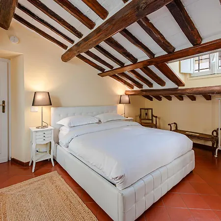 Luxury Pantheon Apartment Rom