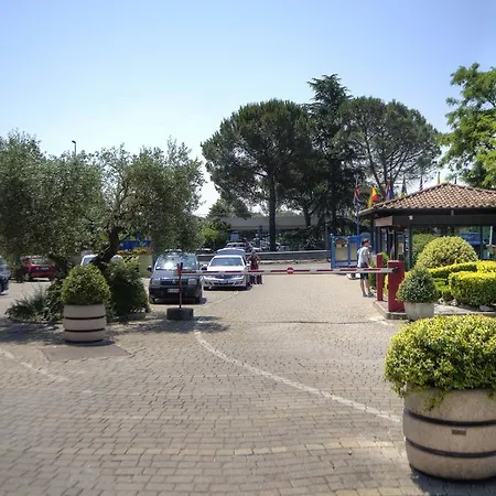 Campsite Flaminio Village Park