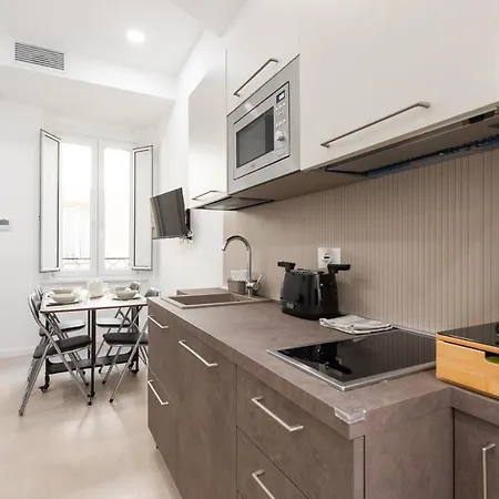 Stanza Favolosa Homestay Rome