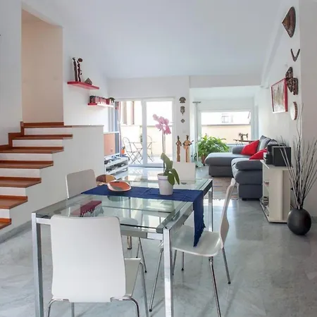 Elegant Loft With 3-bedroom Spanish Steps -