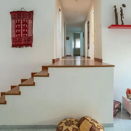 Elegant Loft With 3-bedroom Spanish Steps - *
