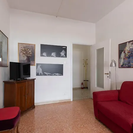Casa Lilly, Luminosissimo A Rome