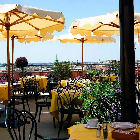 Hotel Marcella Royal - Rooftop Garden 4*