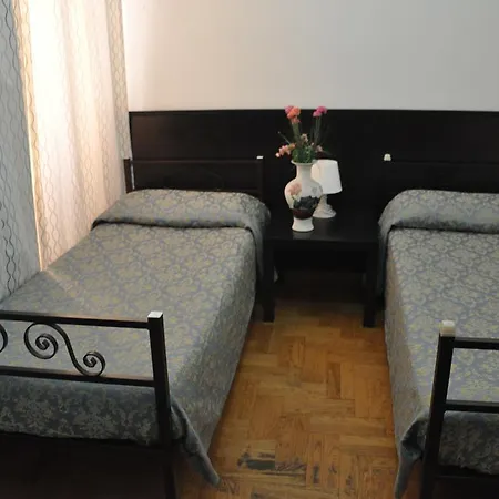 Beauty Hostel *