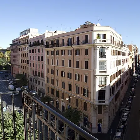 Alice's Place Apartment