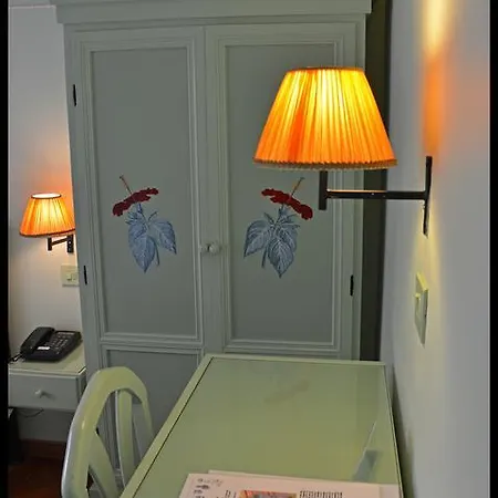 Lilium Boutique Hotell 3*