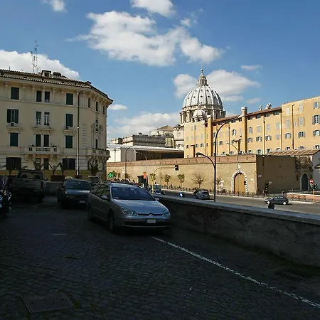 Guest house All'ombra Del Cupolone Rome