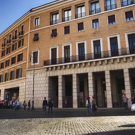 Guest house Navona Living Rome 3*
