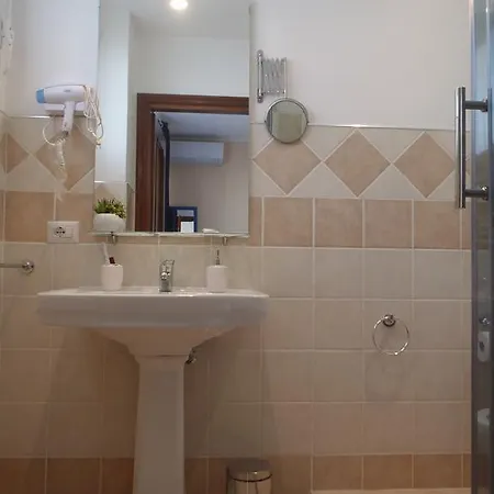 La Perla Di 2* Roma