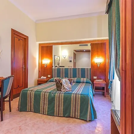 Raeli Lux 4*