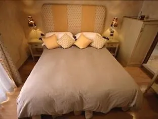 Condotti Guest house Rome