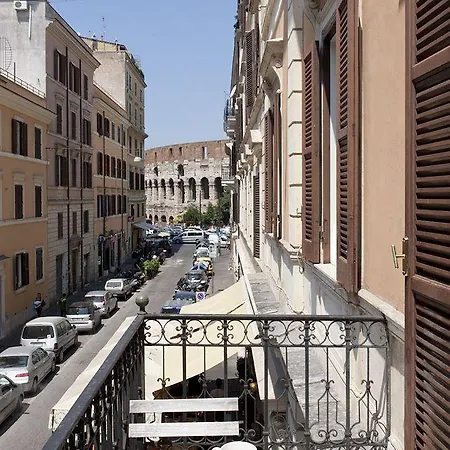 Santi Quattro Al Colosseo Bed and Breakfast 2*