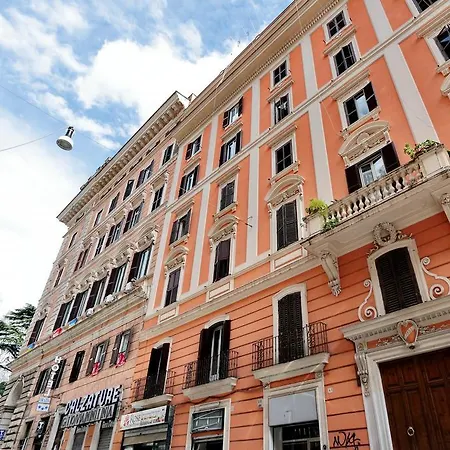 Lucky Domus Guest house