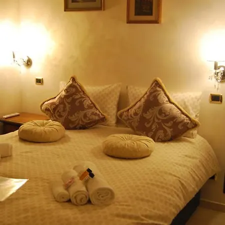 Royal Bed & Breakfast *