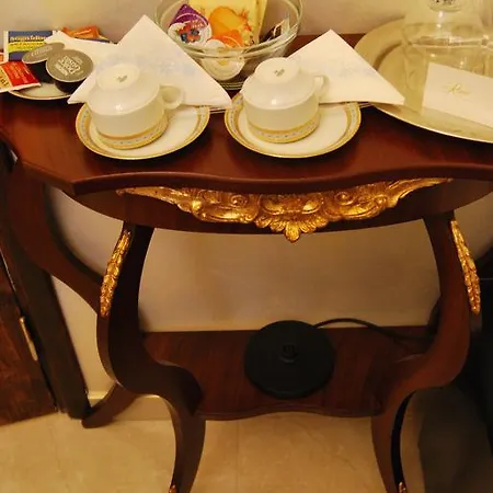 Royal Bed & Breakfast *