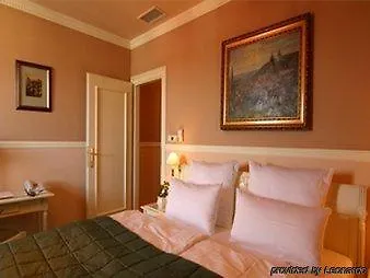 Mariano 3* Rome