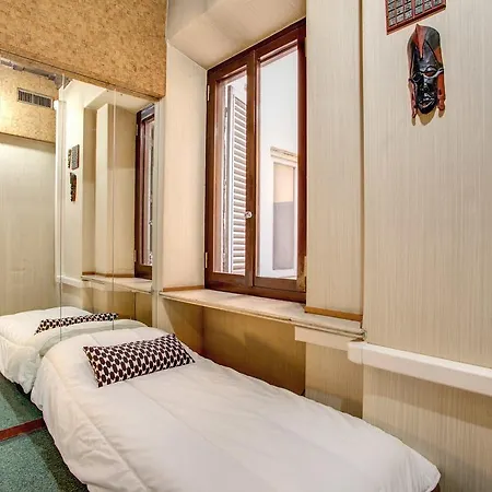 Spanish Steps Apartment *