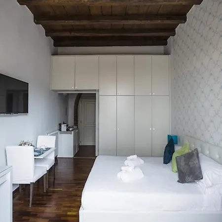 Pettinary Village Couette-café Rome