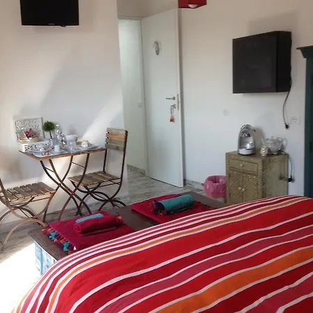 Alojamento de Acomodação e Pequeno-almoço Letto E Latte 2*