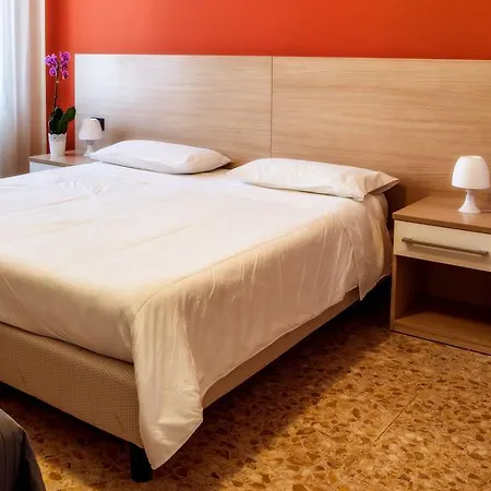 Corso Di Francia Bed and Breakfast 2*