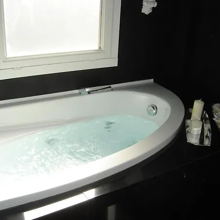 Hotel Domus Borgognona Roma