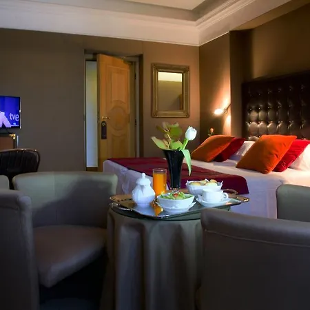 Marcella Royal - Rooftop Garden 4* Rome