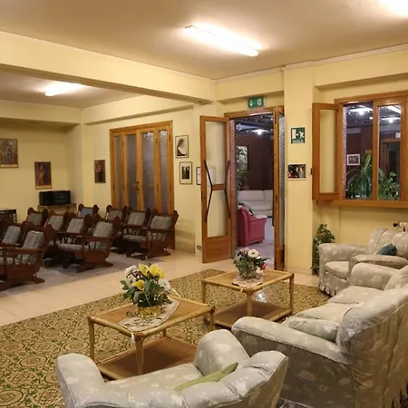 Hotel Casa Piccole Ancelle Di Cristo Re Roma
