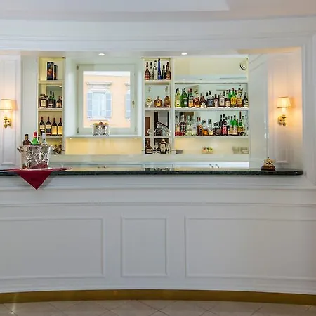 Hotel Residenza Paolo Vi 4*