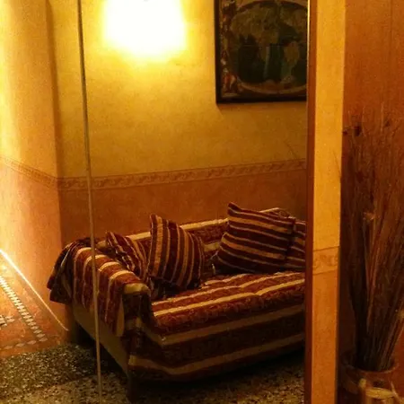 Auberge de jeunesse Legend R.g. *