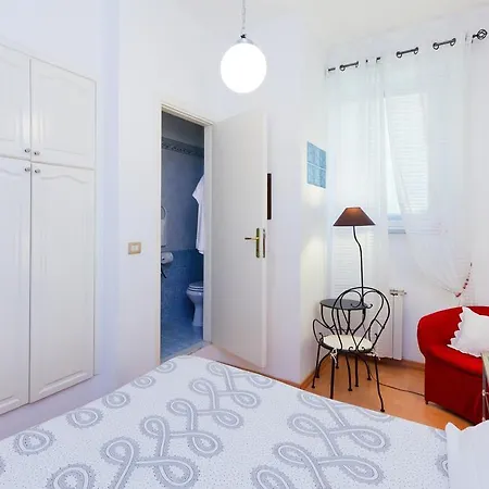Bed & Breakfast Ave 5*