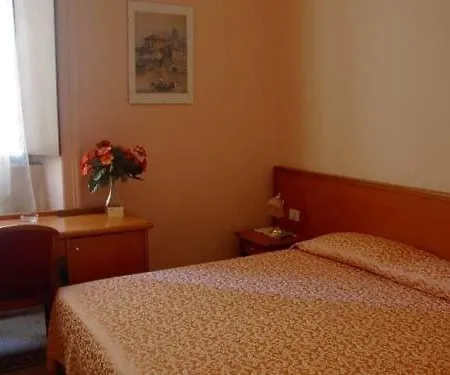Emanuela Hostel Rome
