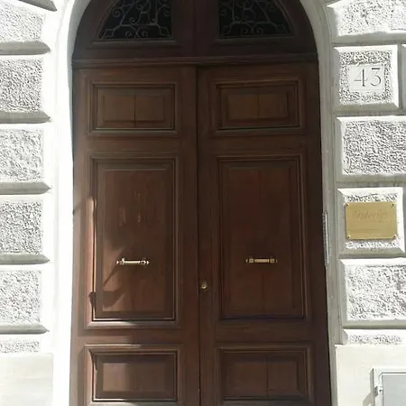 Πανσιόν Interno 7 Luxury 2*