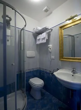 Hotel Domus Borgognona Roma