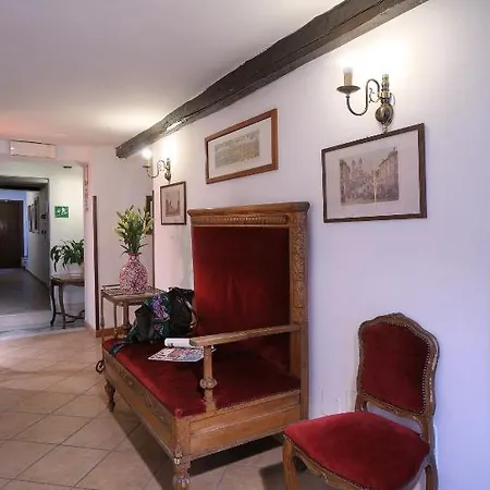 Parlamento Boutique 3*