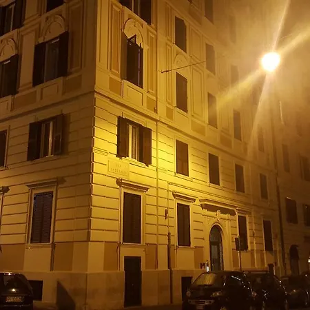 Una Finestra Su Monti