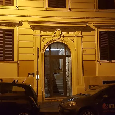 Guest house Una Finestra Su Monti 3*