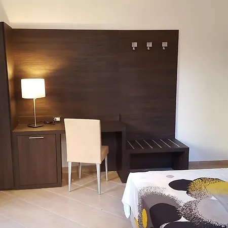 Guest house Una Finestra Su Monti 3*