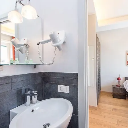 Relais Trastevere Bed & Breakfast 3*