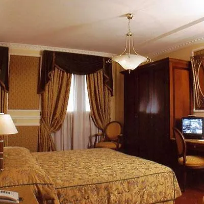 Champagne Palace Ξενοδοχείο