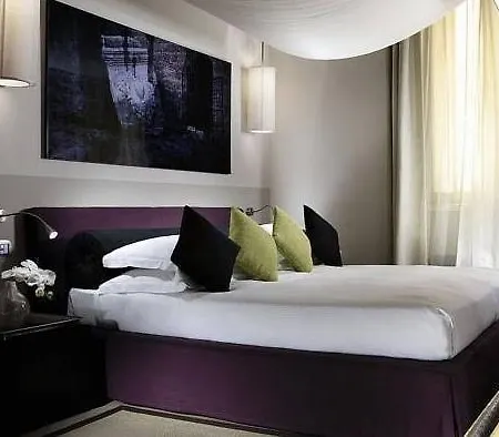 Mario De' Fiori 37 Hotel