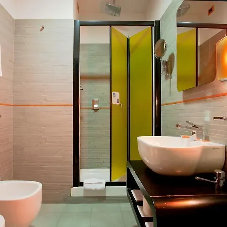 Orange Hotel