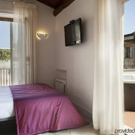 Navona Palace Luxury Appartement *