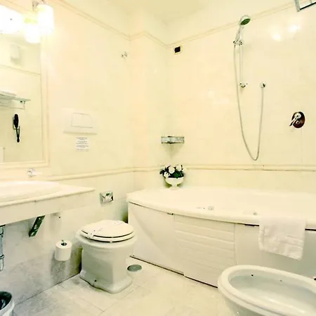 Luxury H 2000 Bed & Breakfast 3*