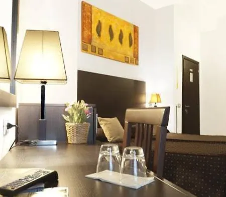 Roman Residence 2*
