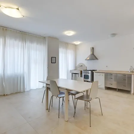 Vassallo Due 2* Rom