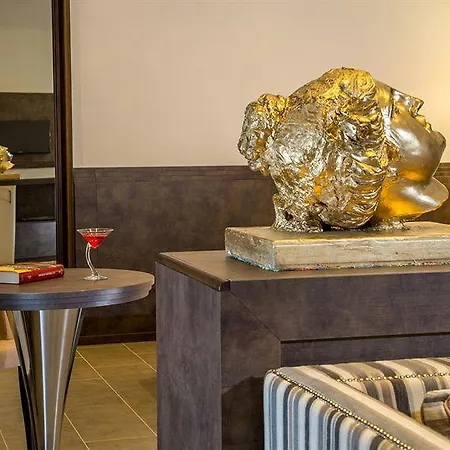 Hearth Hotel Rome